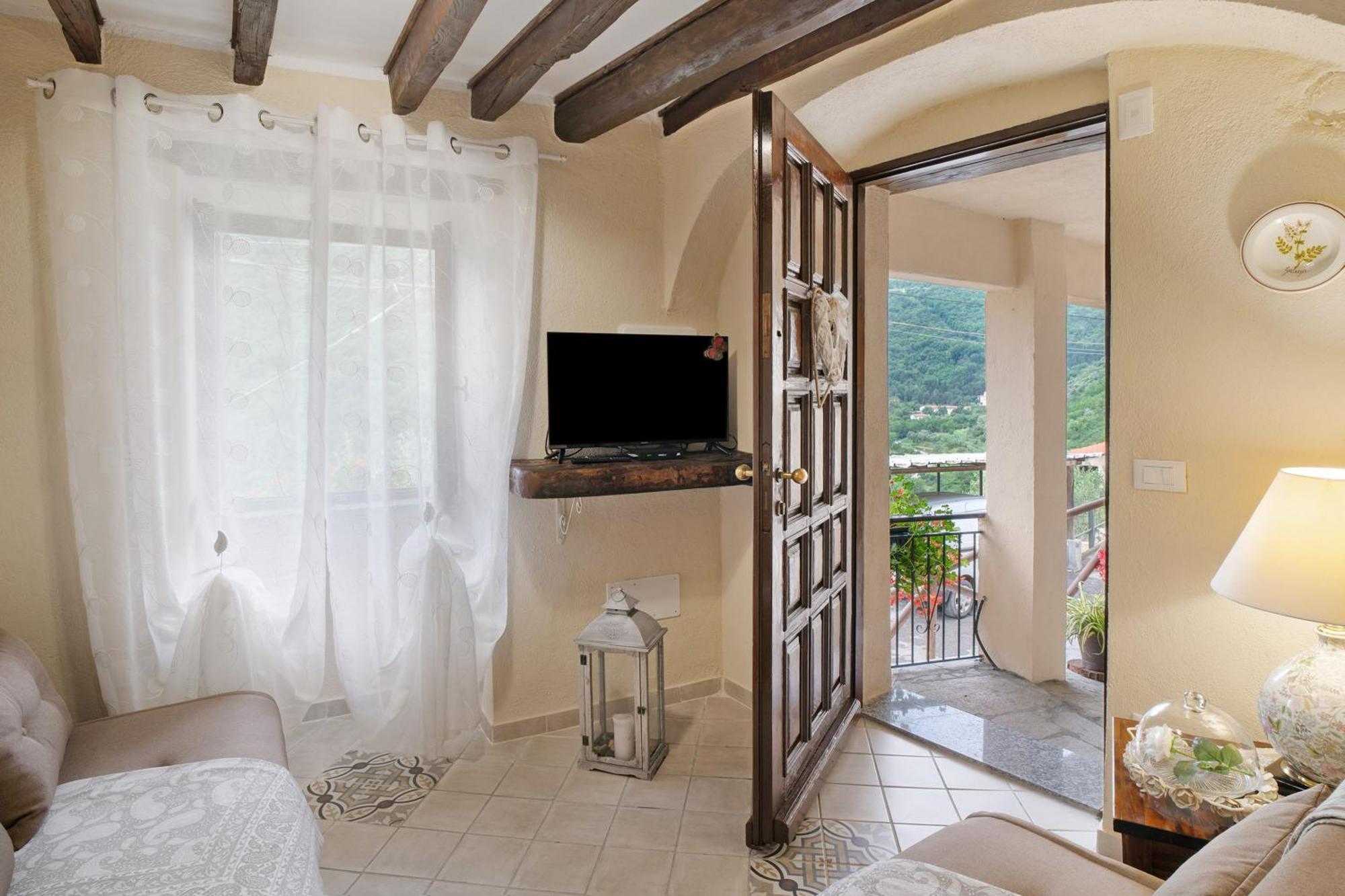 Agriturismo U' Spigu Nonna Annetta Nasino Exteriör bild
